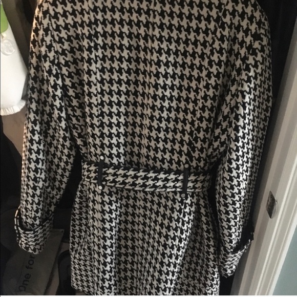 Women’s Calvin Klein houndstooth wool trench coat - Picture 5 of 8